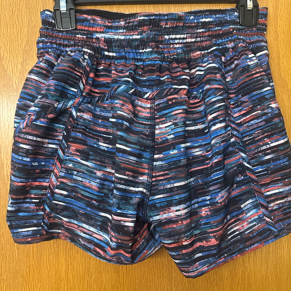 Lululemon Speed Up Shorts (Printed) – Size 10